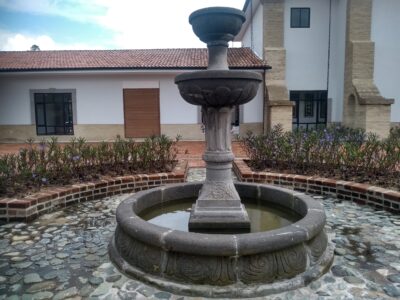 Fuente de Agua en Piedra Natural cod 03