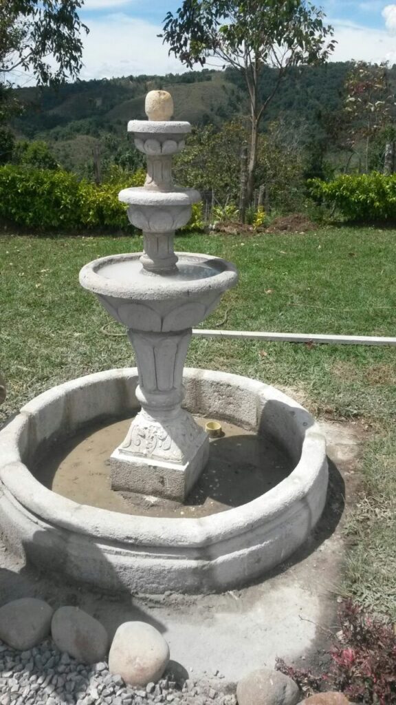 Fuente de Agua en Piedra Natural cod 07